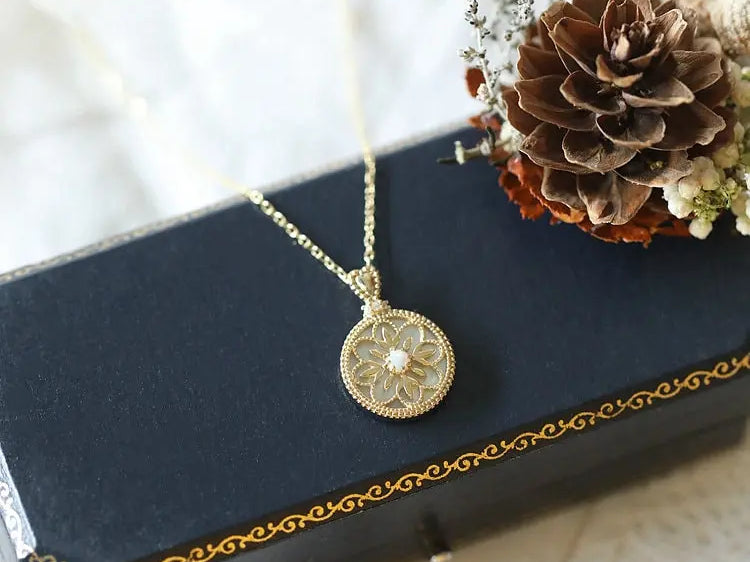 Opal & Mother of Pearl 18K Yellow Gold Necklace, Gift for Her, Anniversary Gift Idea, Retro Jewelry, Fine Jewelry, Antique Jewelry Etsy