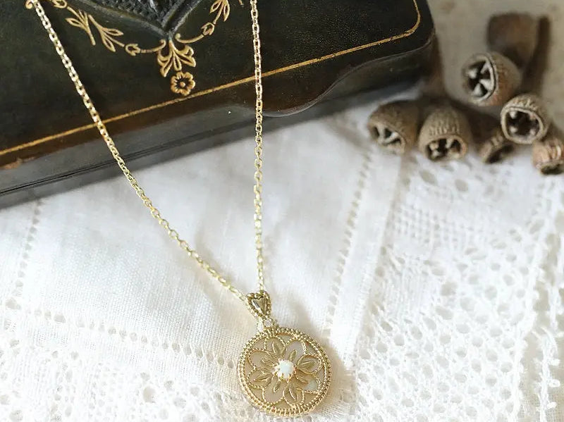 Opal & Mother of Pearl 18K Yellow Gold Necklace, Gift for Her, Anniversary Gift Idea, Retro Jewelry, Fine Jewelry, Antique Jewelry Etsy