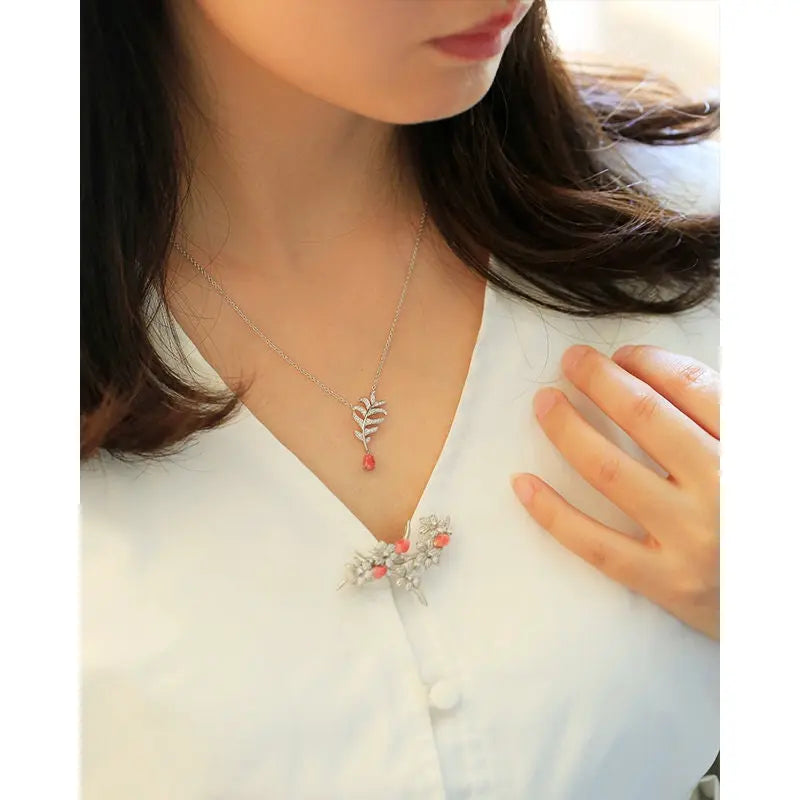 Conch Pearl  Diamond Necklace - 18K White Gold Leaf Design Etsy