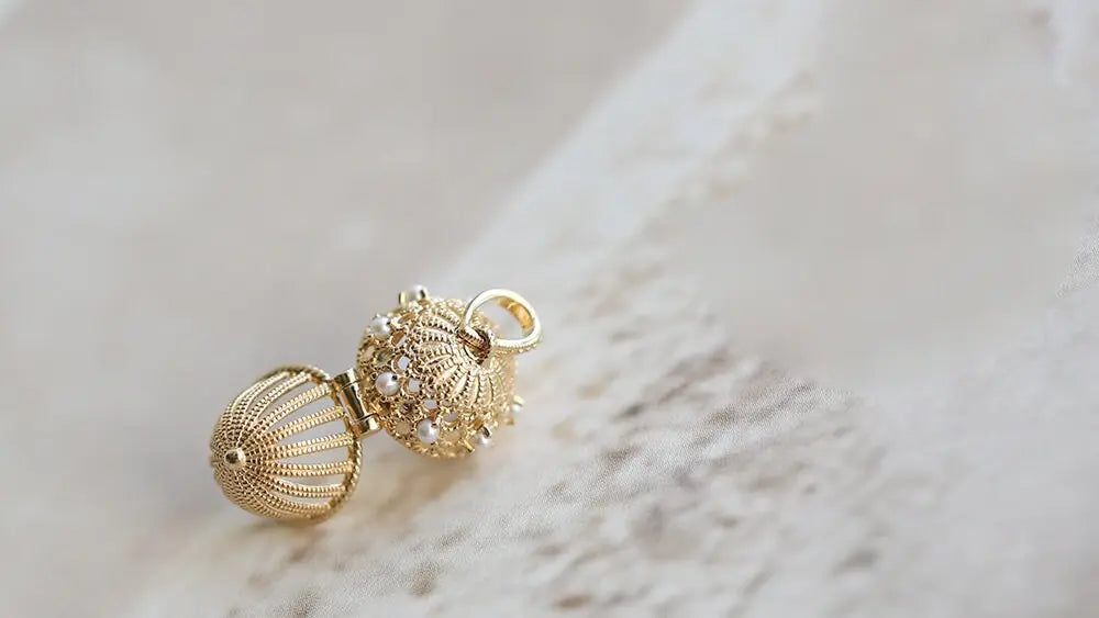 Carved Box with Akoya Pearl Handmade 18K Yellow Solid Gold Carved Necklace, Gift for Her, Anniversary Gift, Gift Idea, Retro Jewelry Etsy