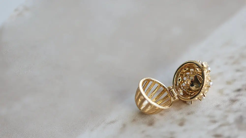 Carved Box with Akoya Pearl Handmade 18K Yellow Solid Gold Carved Necklace, Gift for Her, Anniversary Gift, Gift Idea, Retro Jewelry Etsy