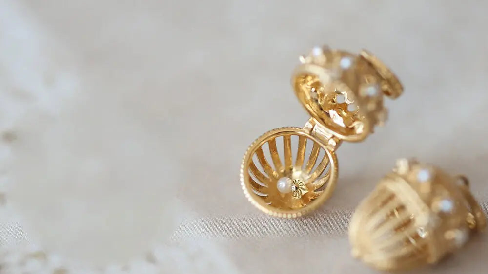 Carved Box with Akoya Pearl Handmade 18K Yellow Solid Gold Carved Necklace, Gift for Her, Anniversary Gift, Gift Idea, Retro Jewelry Etsy
