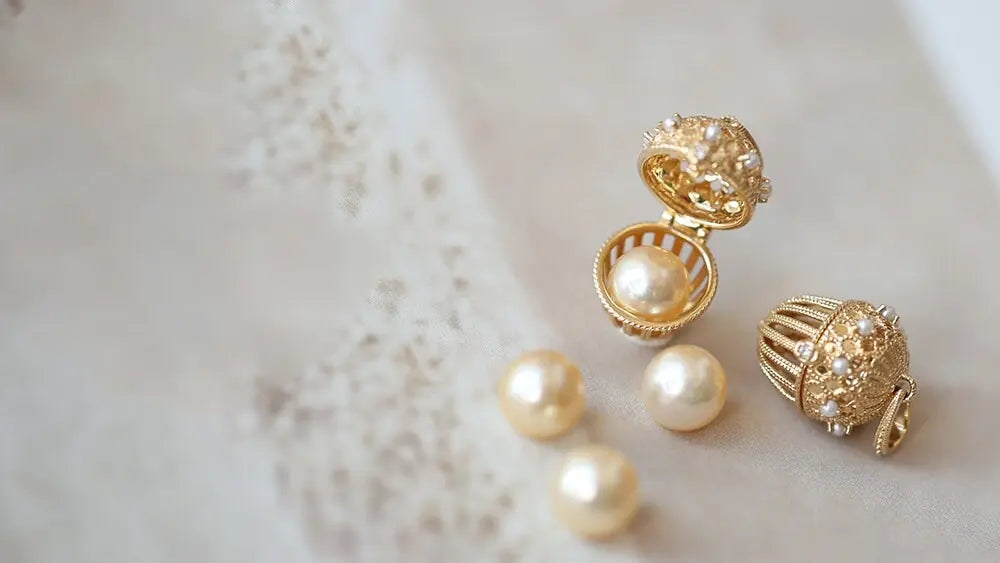 Carved Box with Akoya Pearl Handmade 18K Yellow Solid Gold Carved Necklace, Gift for Her, Anniversary Gift, Gift Idea, Retro Jewelry Etsy