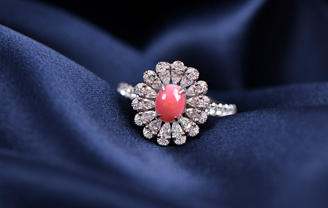 1.41Carat Queen Conch Pearl & White Diamond Ring 18K White Gold Flower Ring, Pearls Strombus Gigas, Engagement Ring Etsy
