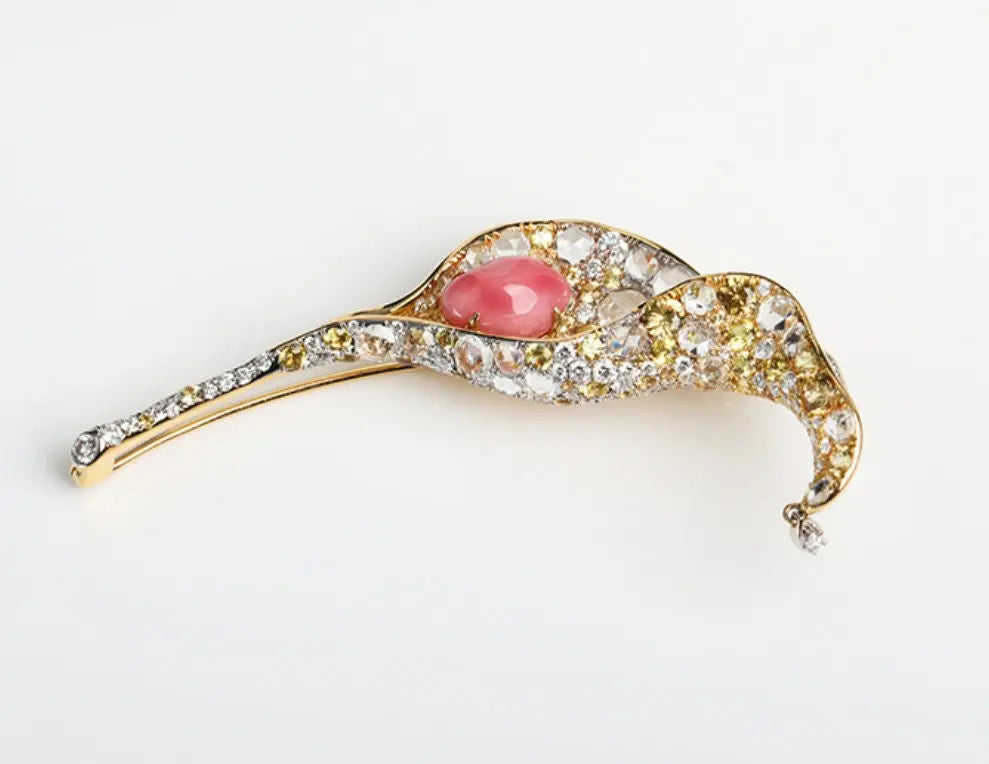 Alocasia 18K Brooch with 2.49Ct Queen Conch Pearl, 18k Solid Yellow Gold Brooch, Natural Queen Conch Pearl, White Sappihre Gold Brooch Etsy