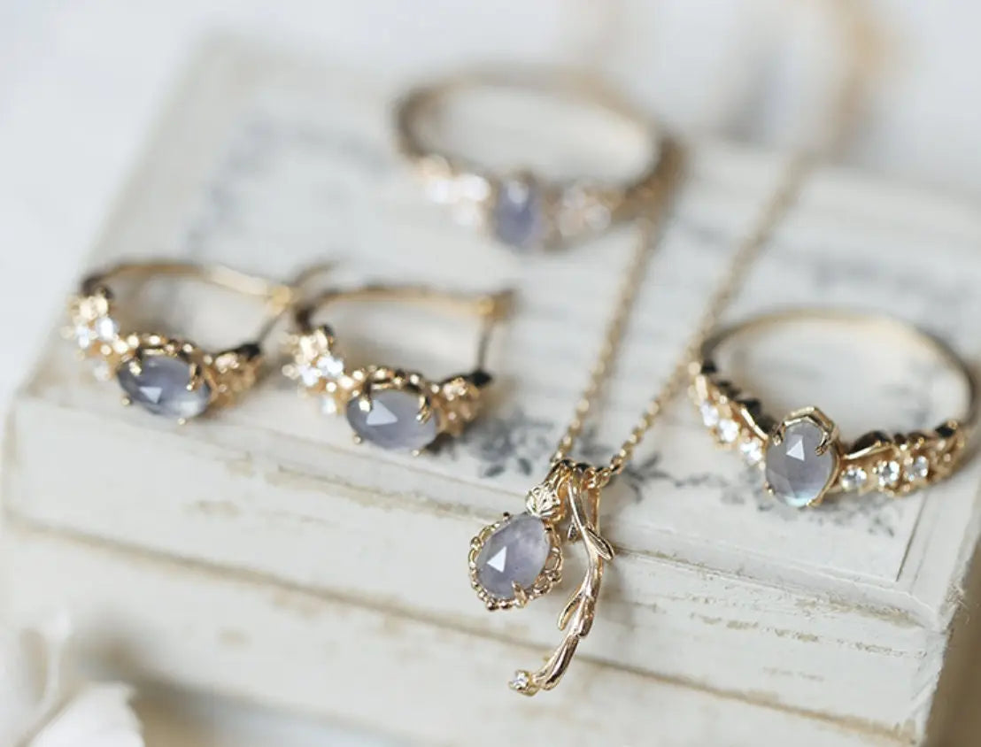 Twig Design Necklace with Labradorite 18k Yellow Gold, Retro Cluster Gray Gemstone Necklace, Leaf Plant Necklace Etsy